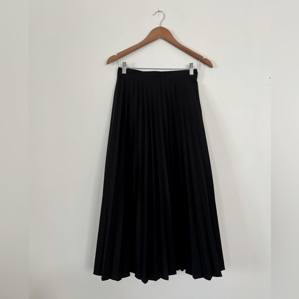 Oak + Fort Pleated Midi Skirt